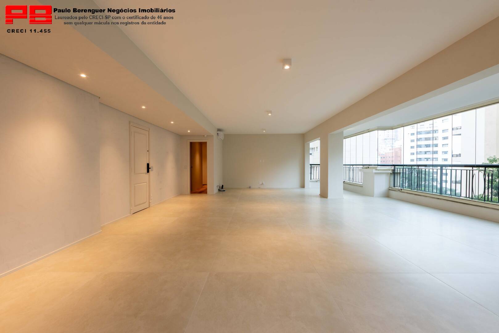 Apartamento, 3 quartos, 230 m² - Foto 2
